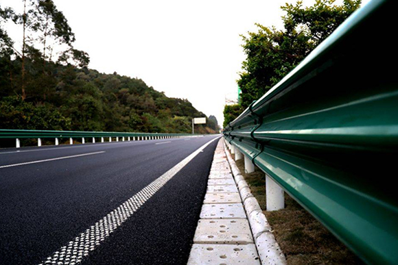 阳江高速公路护栏的常用类型