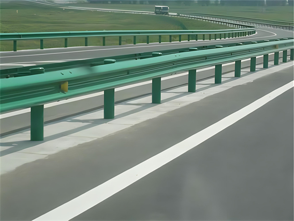 阳江高速护栏板守护安全广泛应用于多个行业